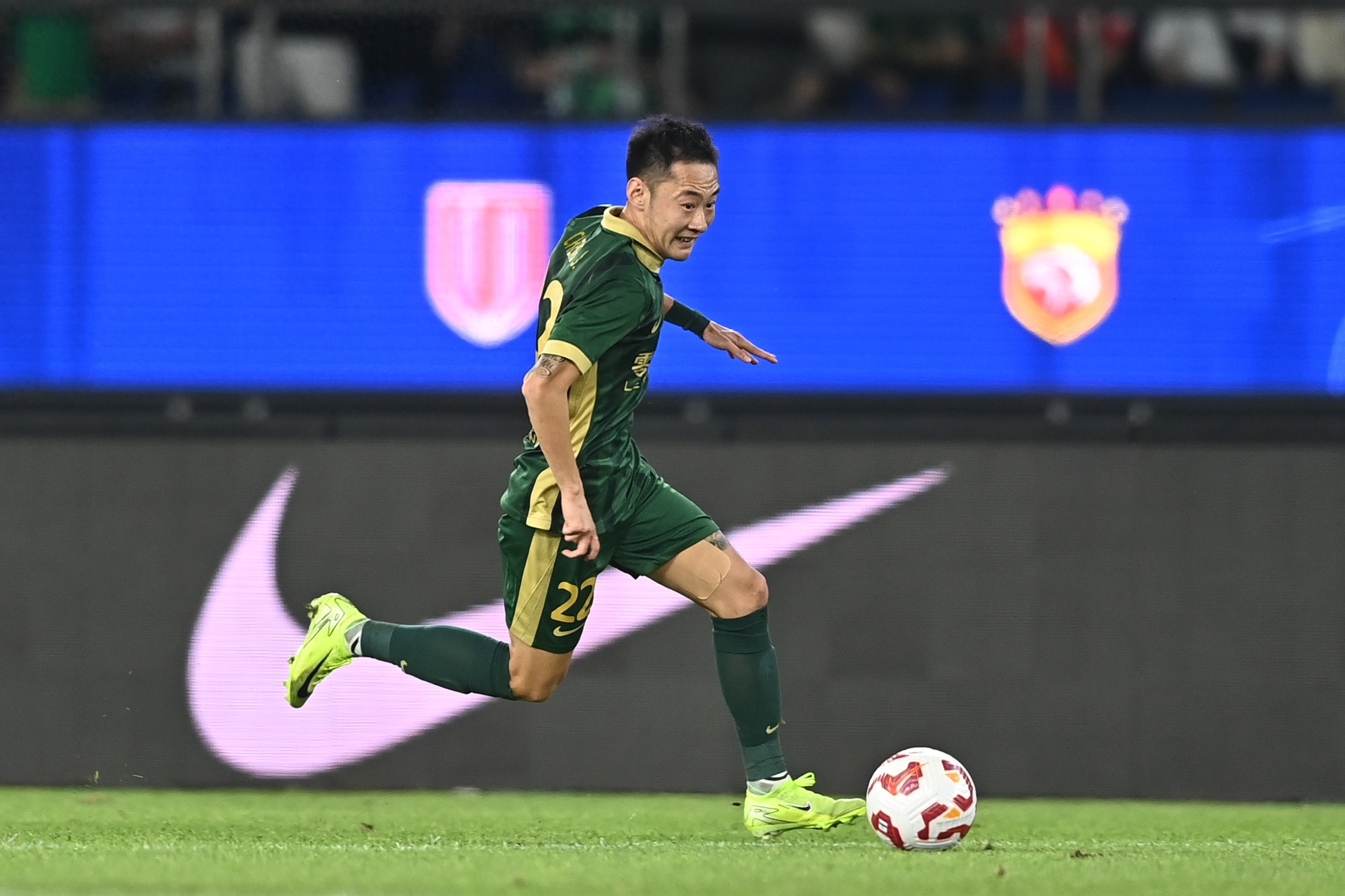 友博体育 -欧冠赛程吃紧；浙江队赛后官宣签约；压力陡增；训练强度明显提升的简单介绍