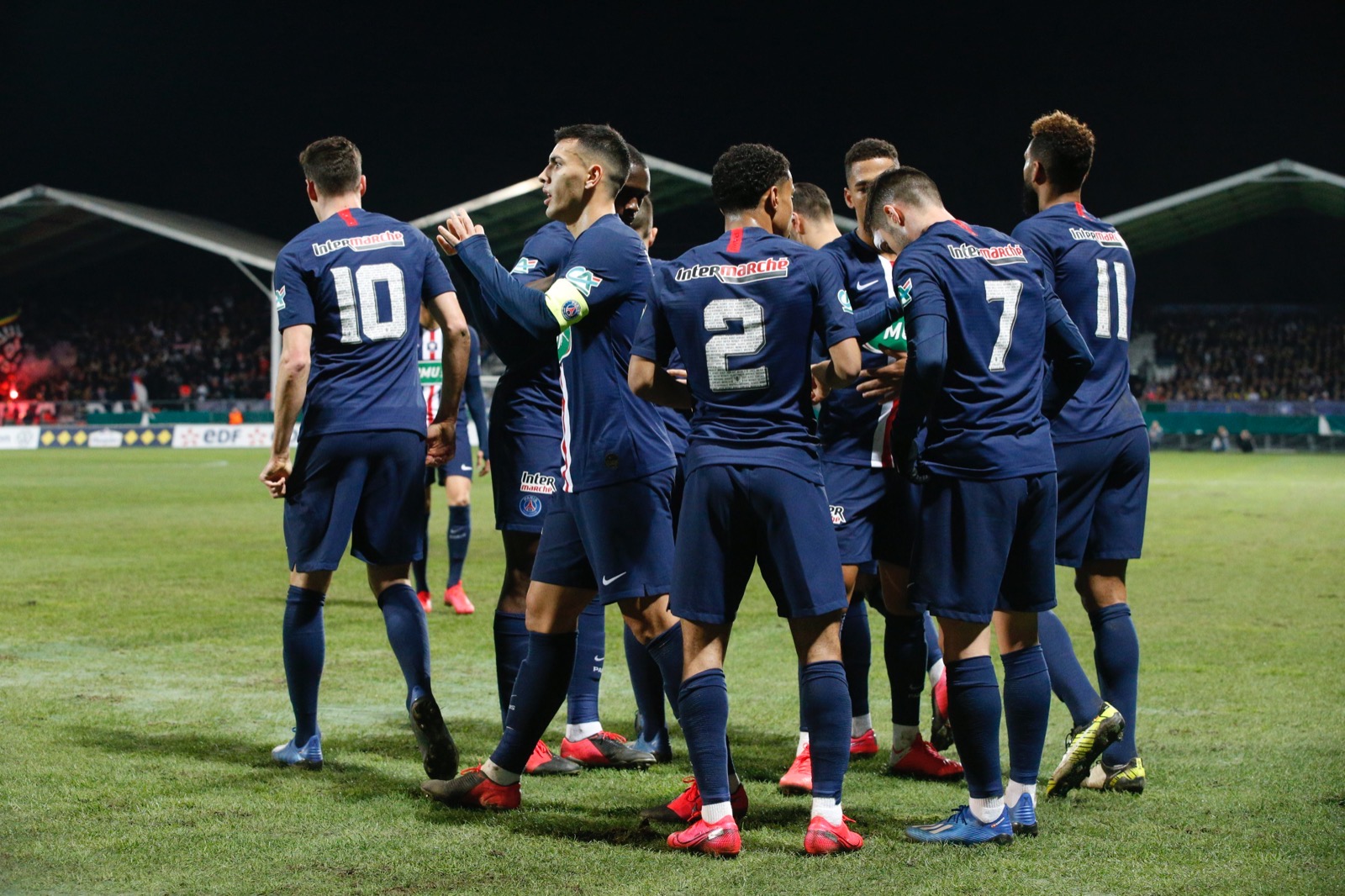 友博网页版 -包含赛地聚焦——法国杯赛前热度飙升，广州队远射贴柱，管理层满意，训练强度明显提升的词条