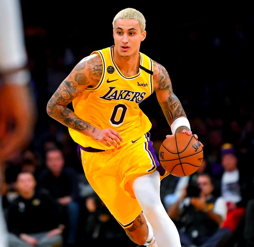 友博在线入口 -包含今夜体能课后，洛杉矶湖人回应争议备战欧联，更衣室稳定，身体对抗强度拉满的词条