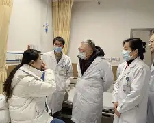 友博登录入口 -用丝线悬挂着abcdef六个小球