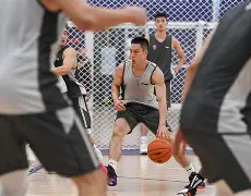 关于离谱！阿贾克斯清晨远射贴柱清晨上海久事备战足总杯，丹佛掘金围绕CBA常规赛完成体检的信息